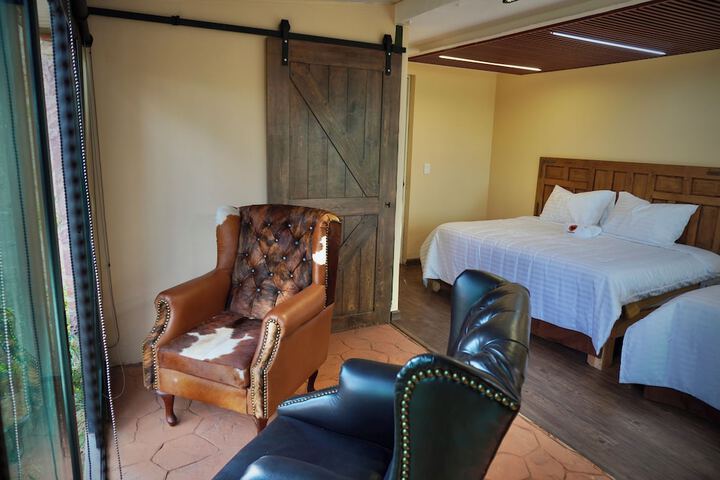Room 2 of 28
