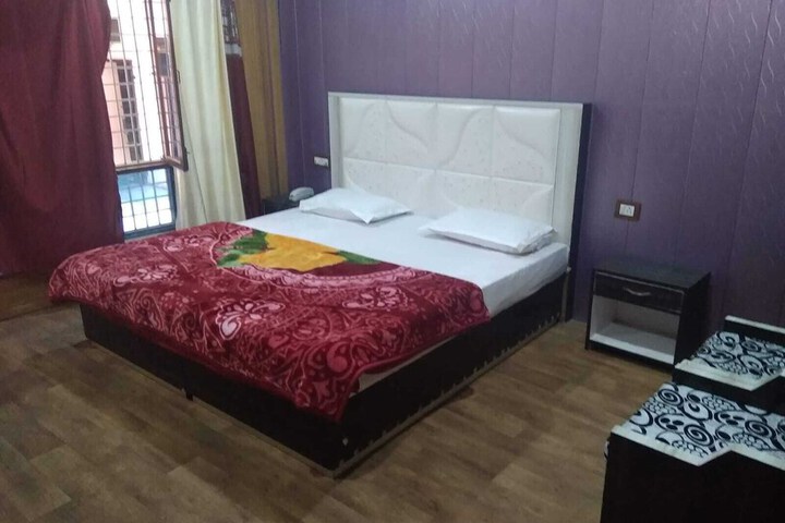 Room 16 of 28