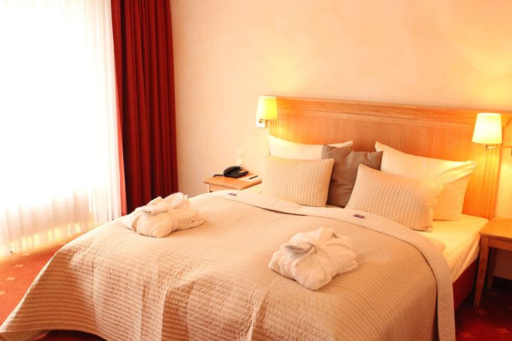 Room 10 of 62