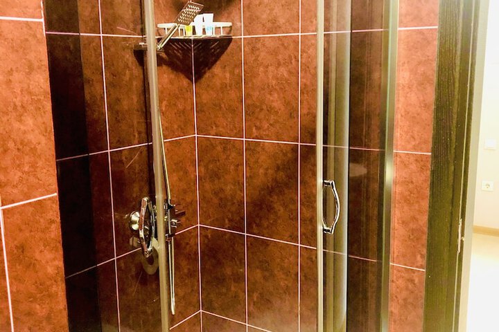 Room 72 of 107