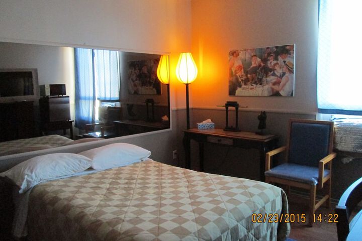 Room 10 of 29