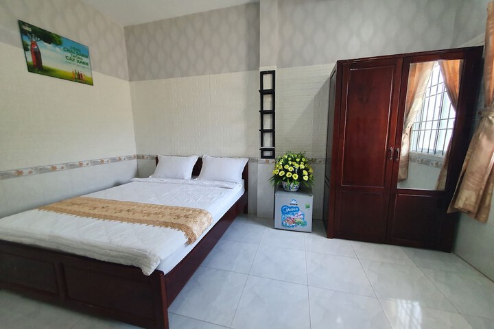 Room 25 of 47