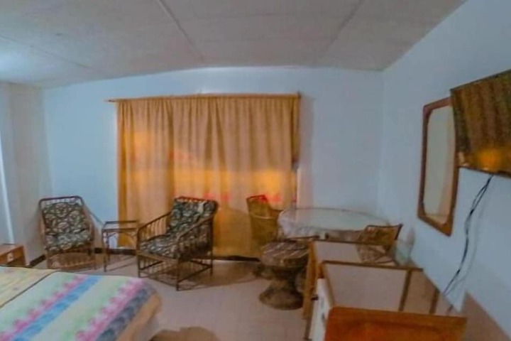 Room 25 of 63