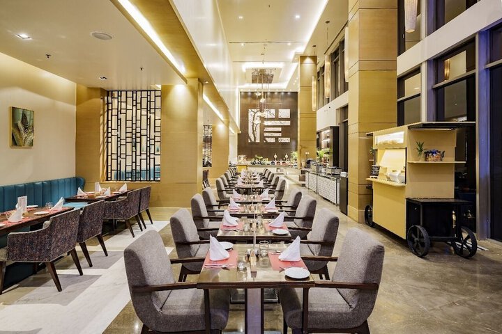 Dining 39 of 63