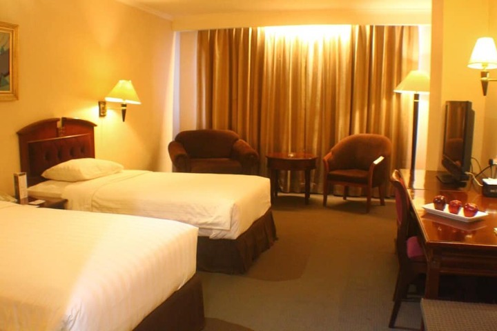 Room 16 of 48