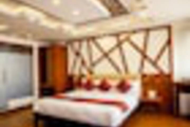 Room 26 of 339
