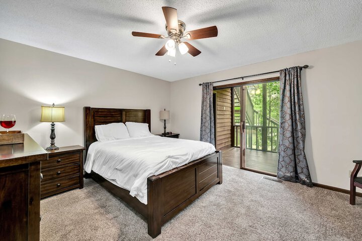 Room 32 of 180