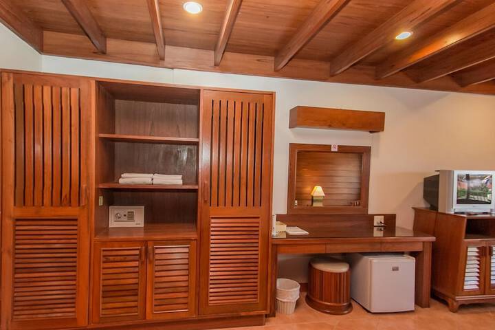 Room 6 of 46
