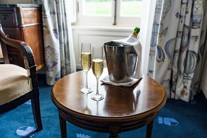 Champagne service