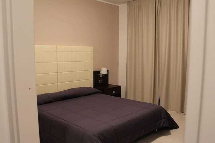 Room 6 of 60