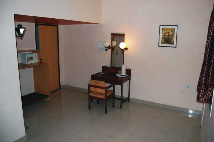 Room 6 of 40