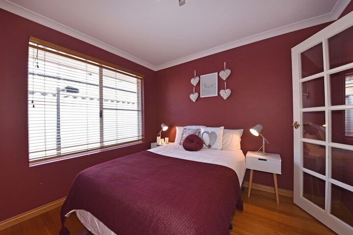 Room 2 of 31