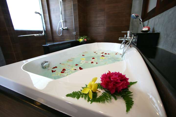 Hot Tub 28 of 58