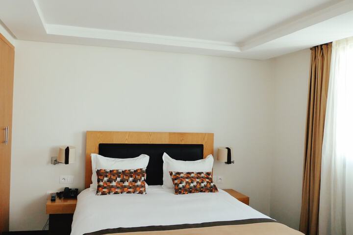 Room 51 of 108