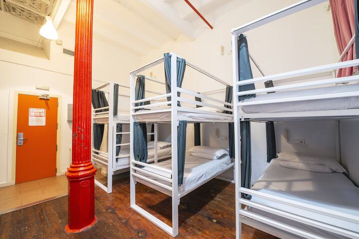 Room 13 of 65