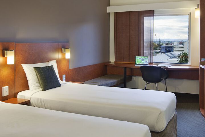 Room 4 of 43