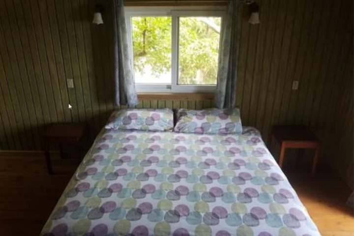 Room 4 of 32