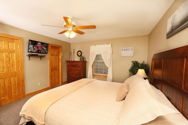 Room 2 of 41
