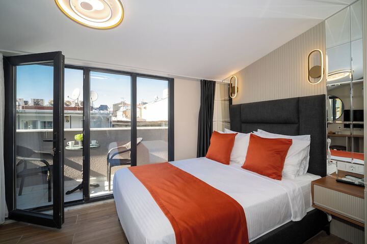 Room 15 of 60