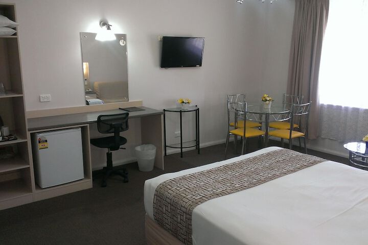 Room 7 of 38