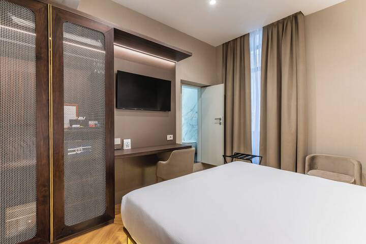 Room 52 of 110