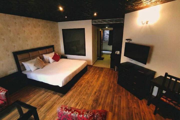 Room 11 of 30