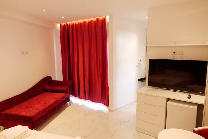 Room 5 of 38