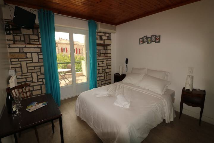 Room 3 of 35