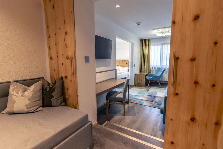 Room 34 of 63