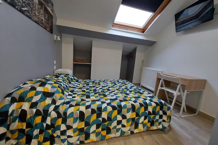 Room 4 of 10