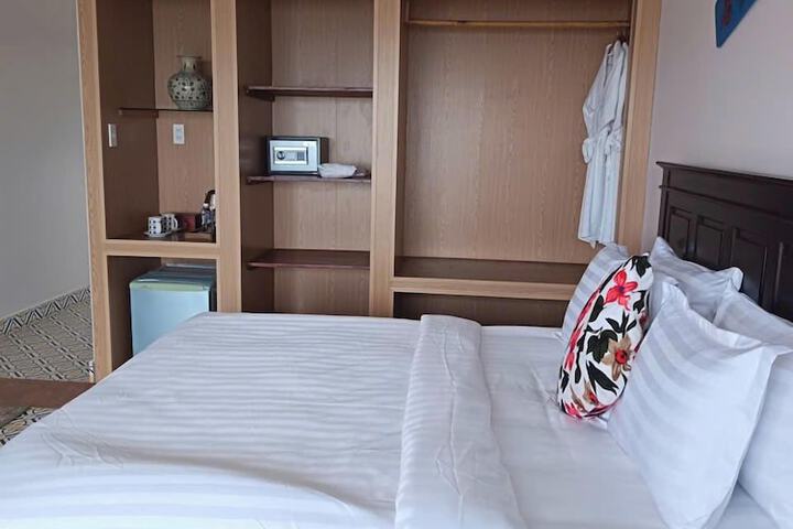 Room 12 of 47