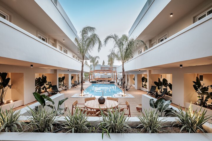 Hotel 47 of 48