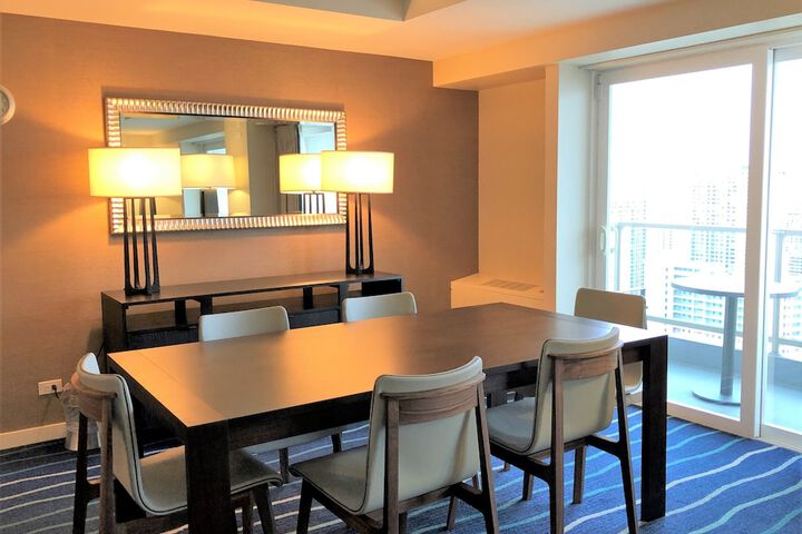 Room 50 of 213