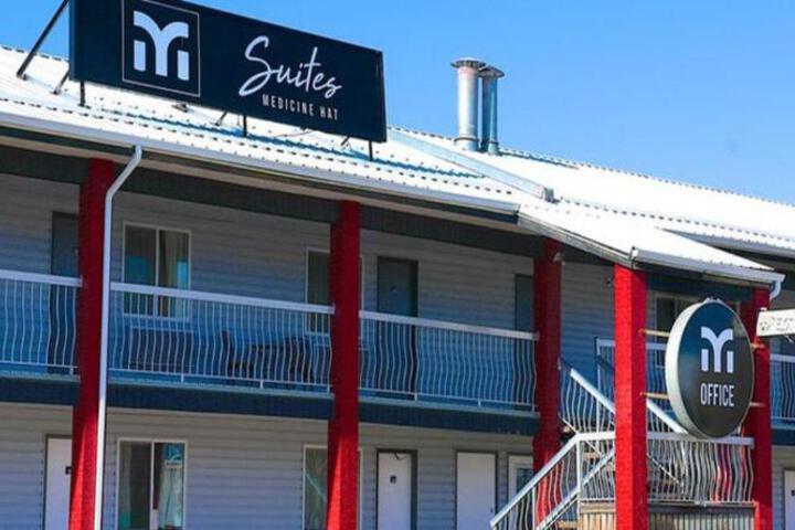 Medicine Hat Inn & Suites