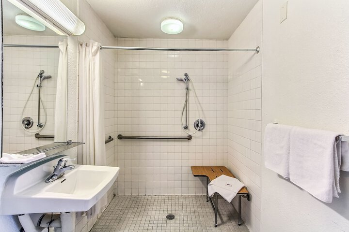 Room 9 of 21