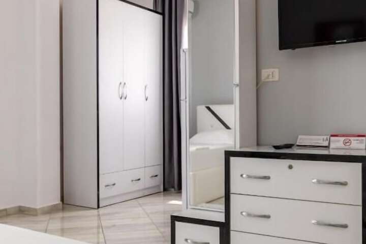 Room 27 of 89