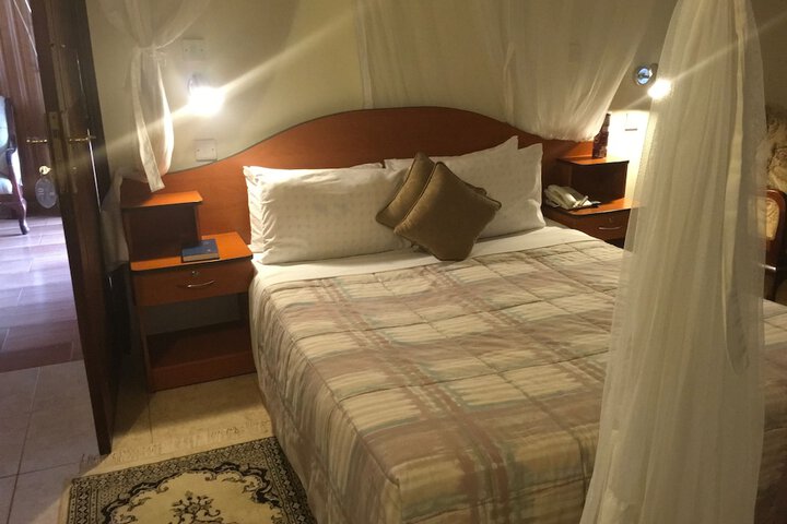 Room 16 of 130