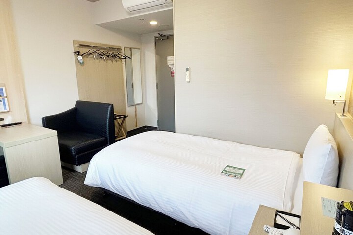 Room 15 of 35