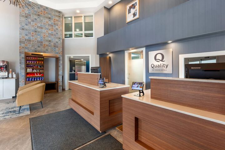 Entrance & Lobby
