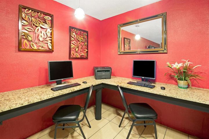 Business Center 20 of 31