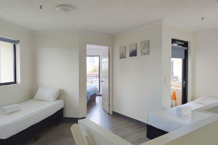 Room 8 of 32