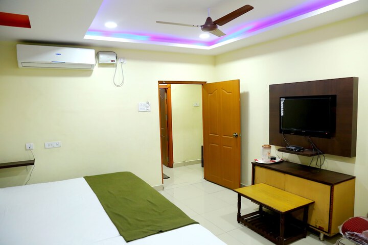 Room 6 of 30