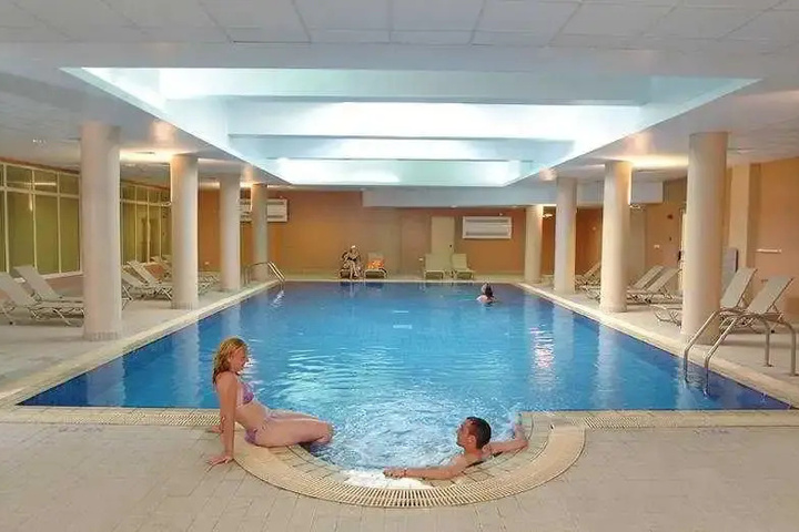 Pool 8 of 14