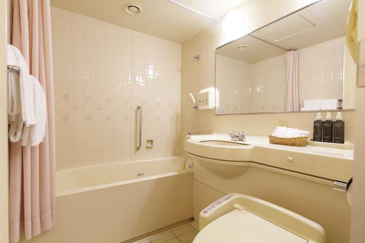 Room 16 of 22