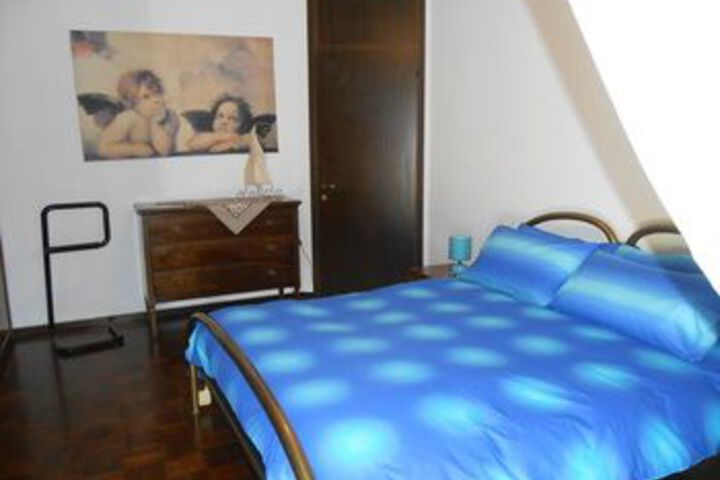Room 8 of 30