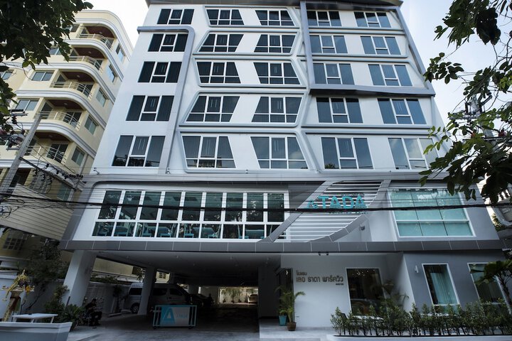 Hotel 76 of 81