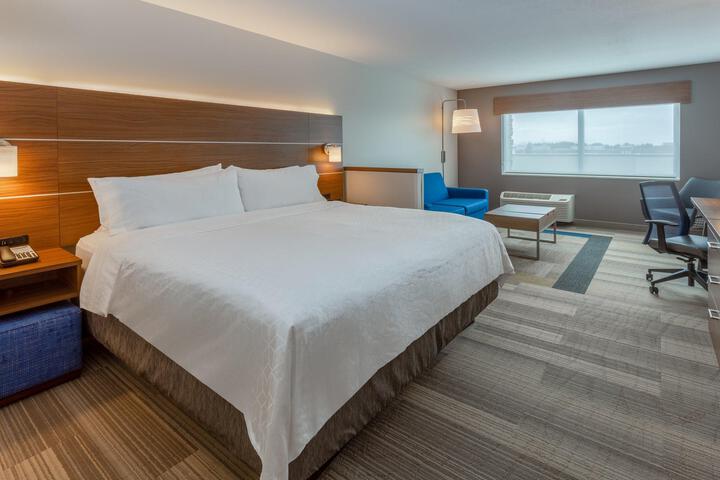 Standard | King Bed (2 of 19)