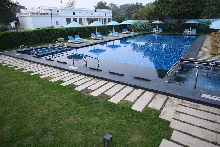 Pool 32 of 74
