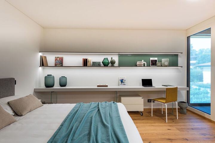 Room 6 of 49