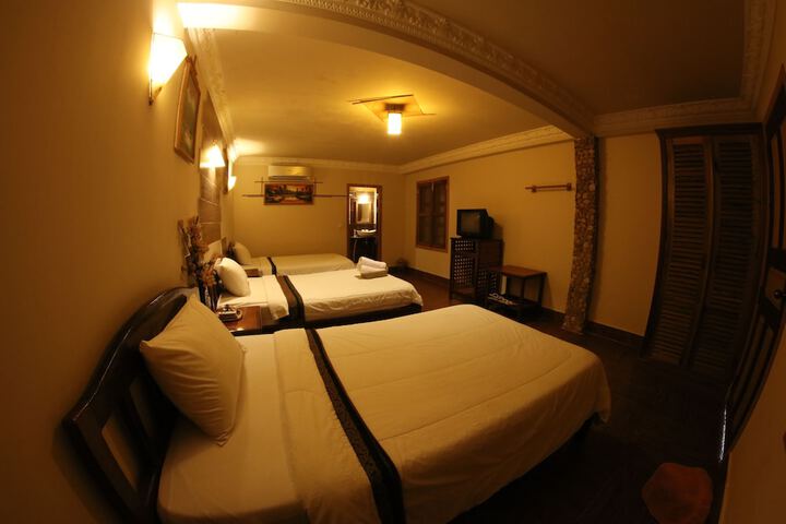 Room 26 of 69